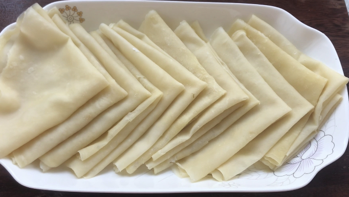 春卷皮在家这样做,干净卫生。喜欢的朋友你也可以尝试下