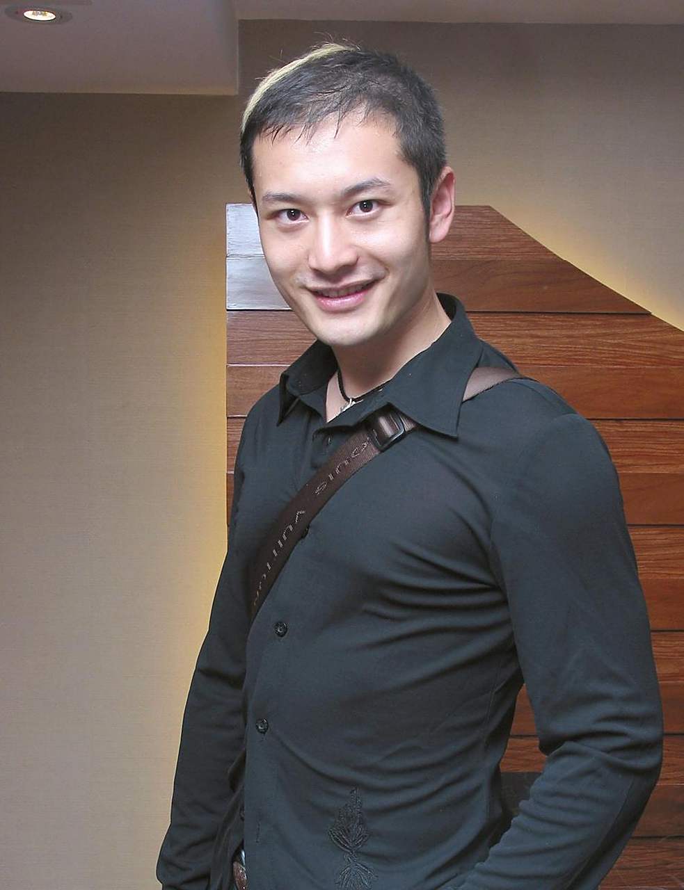 以前的黄晓明,这发型,认真的吗[左捂脸]?