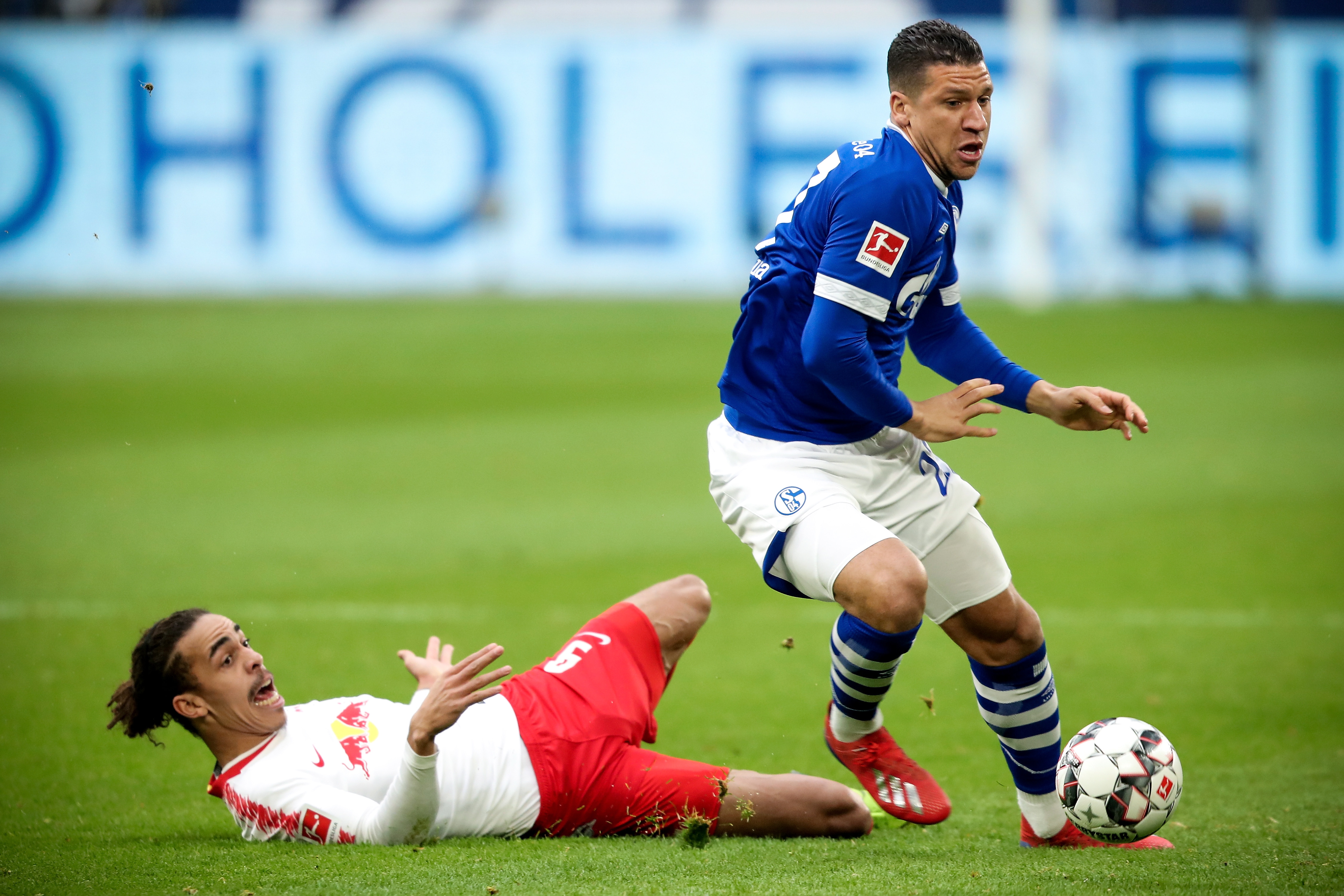 足球——德甲联赛:莱比锡胜沙尔克04