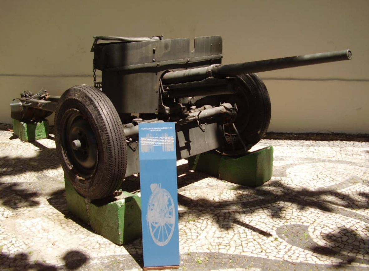 二战时期中国工业虽然弱小,但引进了很多其他国家的火炮,款式多达数