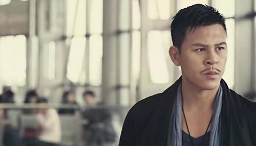 杨坤深夜带两名辣妹,女伴与《功夫》男星暗地大玩亲密