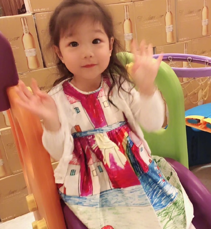 奥运冠军陈一冰现状:与何雯娜分手后结婚,三岁女儿很可爱