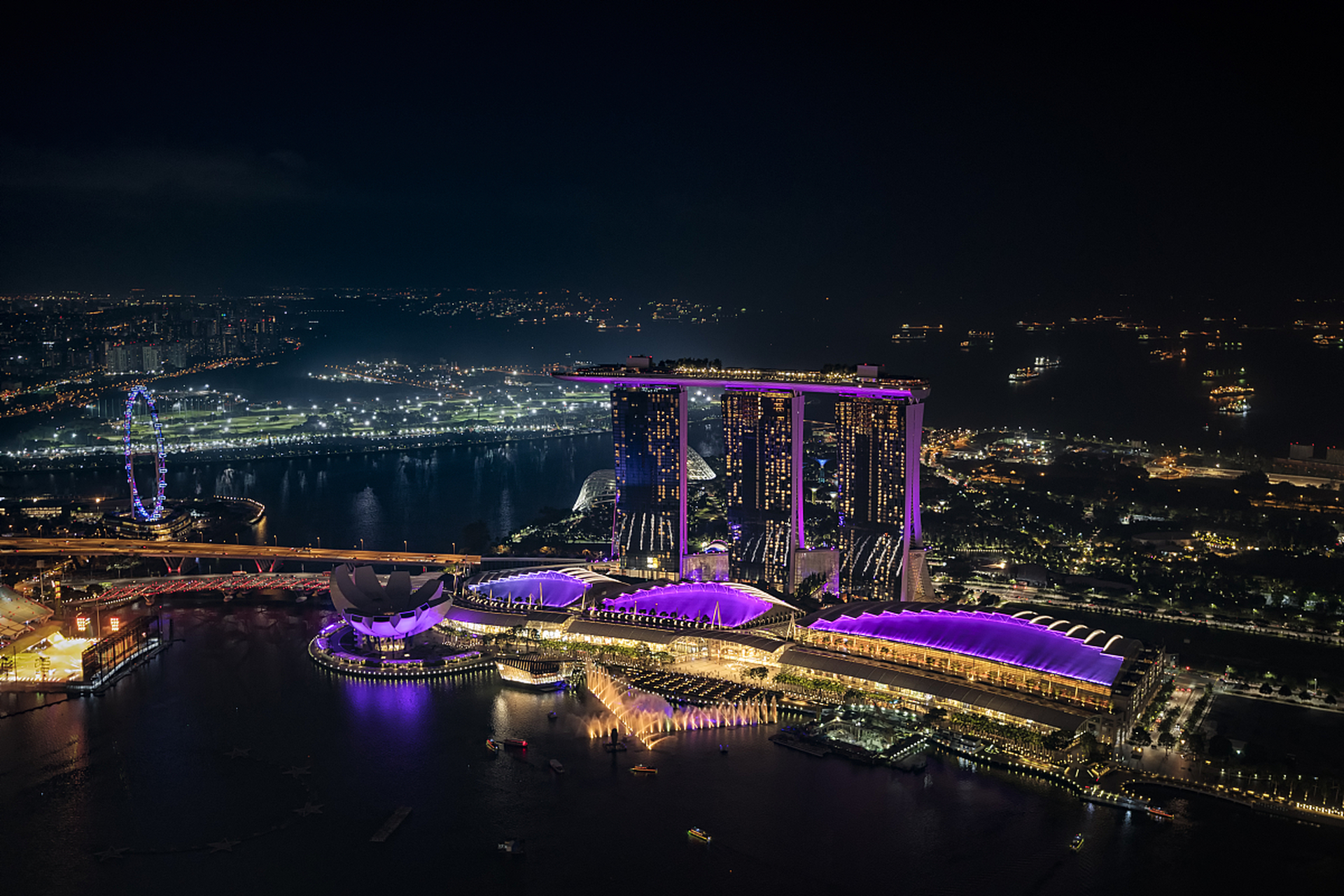 助我上热门# 92新加坡夜景的魅力,不仅在于其绚烂的灯火,更在于它