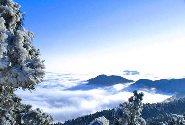 衡山游记:衡山雪景犹如天上人间,人间仙境,一片冰雪世界乐园