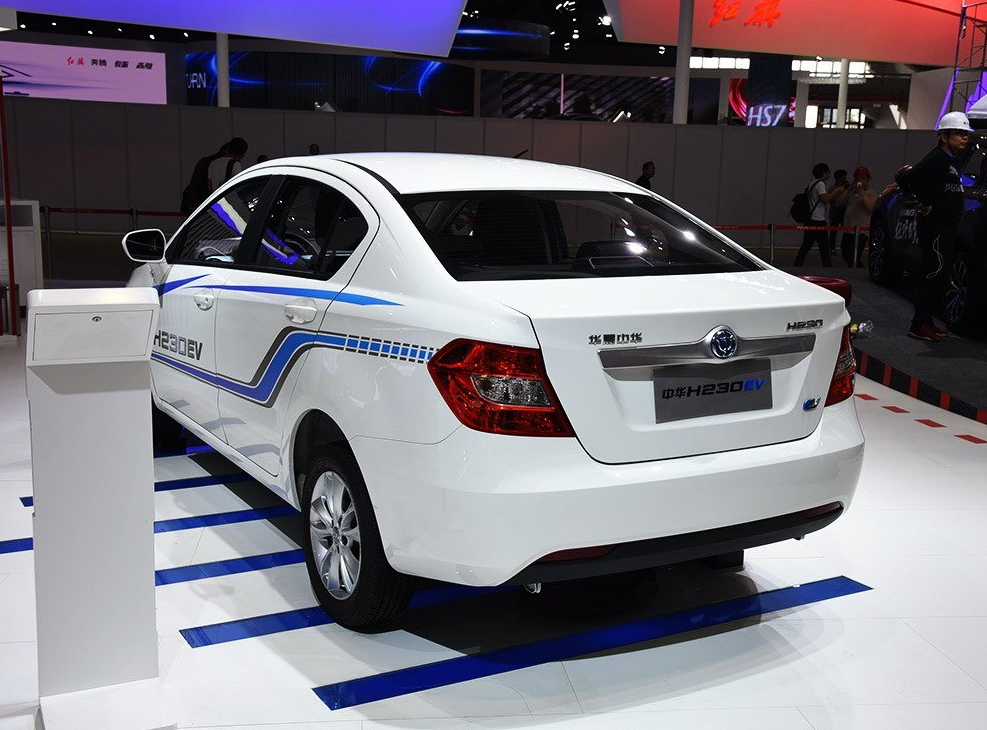 中华h230ev,整体造型非常出色,简约大气非常耐看