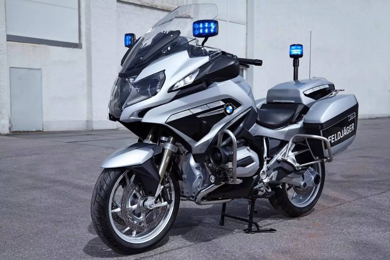 国外警用摩托大军,宝马首当其冲,多国政府选用!