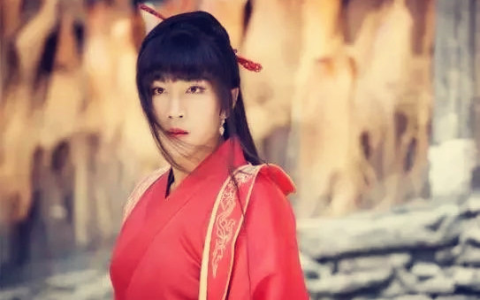 张亮辣眼女装