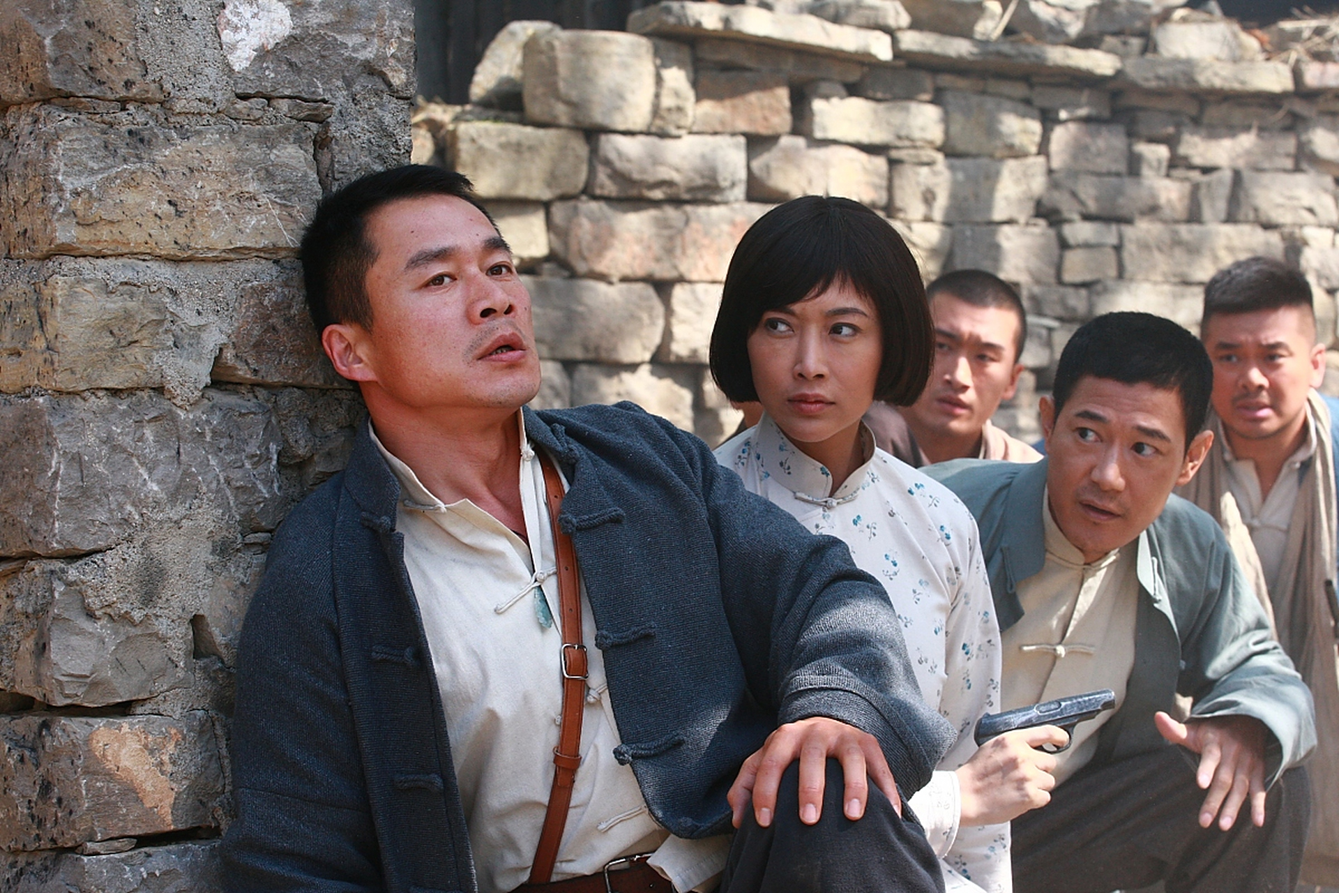 知青题材电视剧展现了一代人在广阔天地中挥洒青春的画面,如《知青