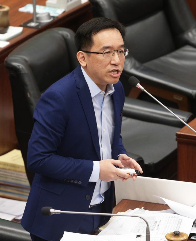 不上班跑去spa会馆?陈致中:纯按摩