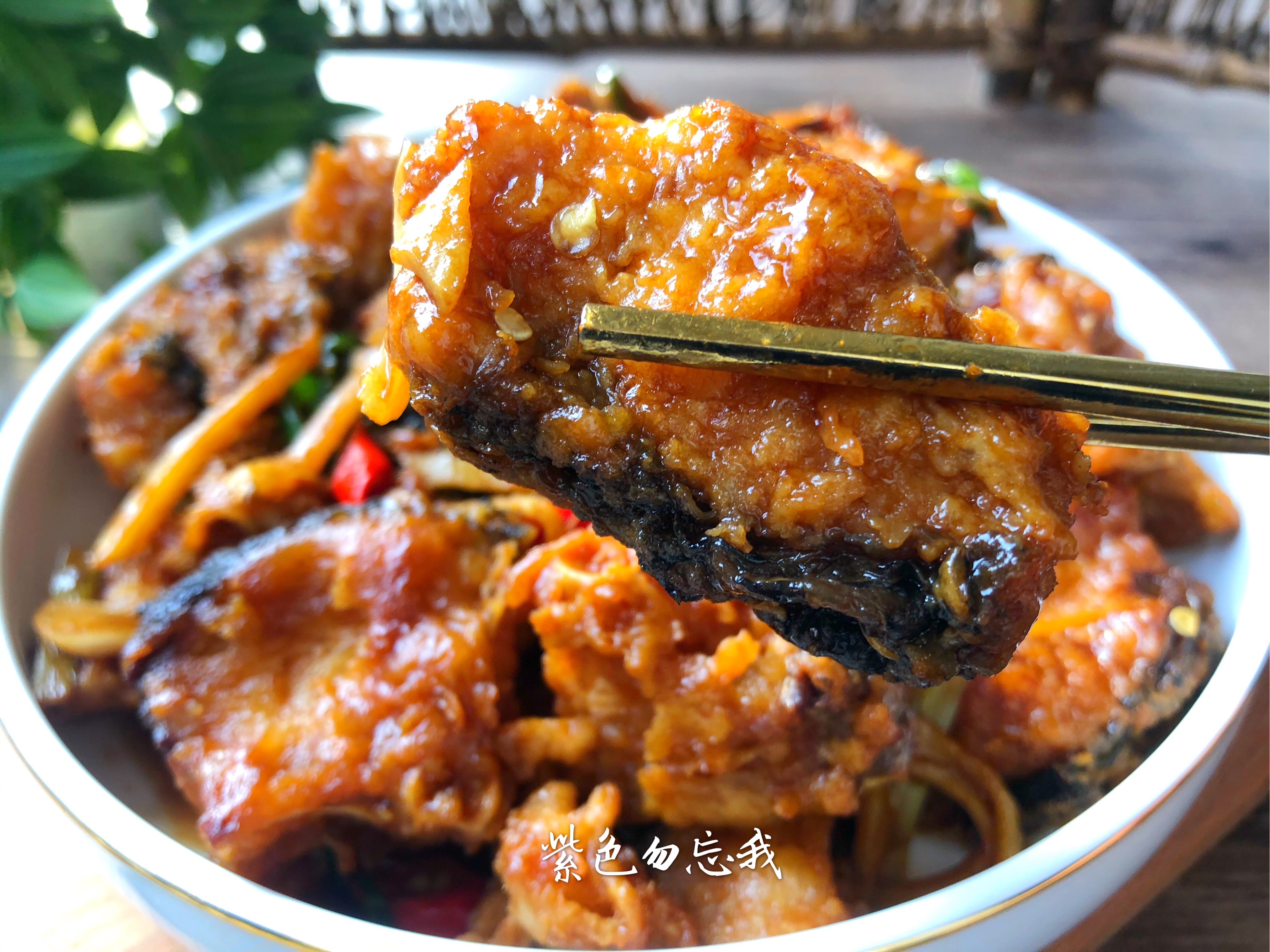 这鱼我家常做,香辣美味,下酒又下饭,招待客人最合适