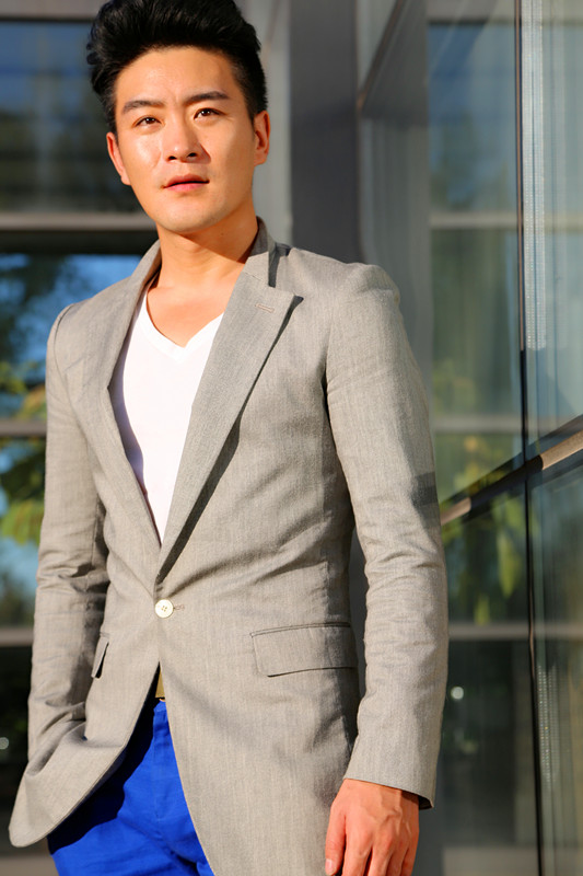 之后,二零一五年,樊昊仑从演员转型成为了一名导演.