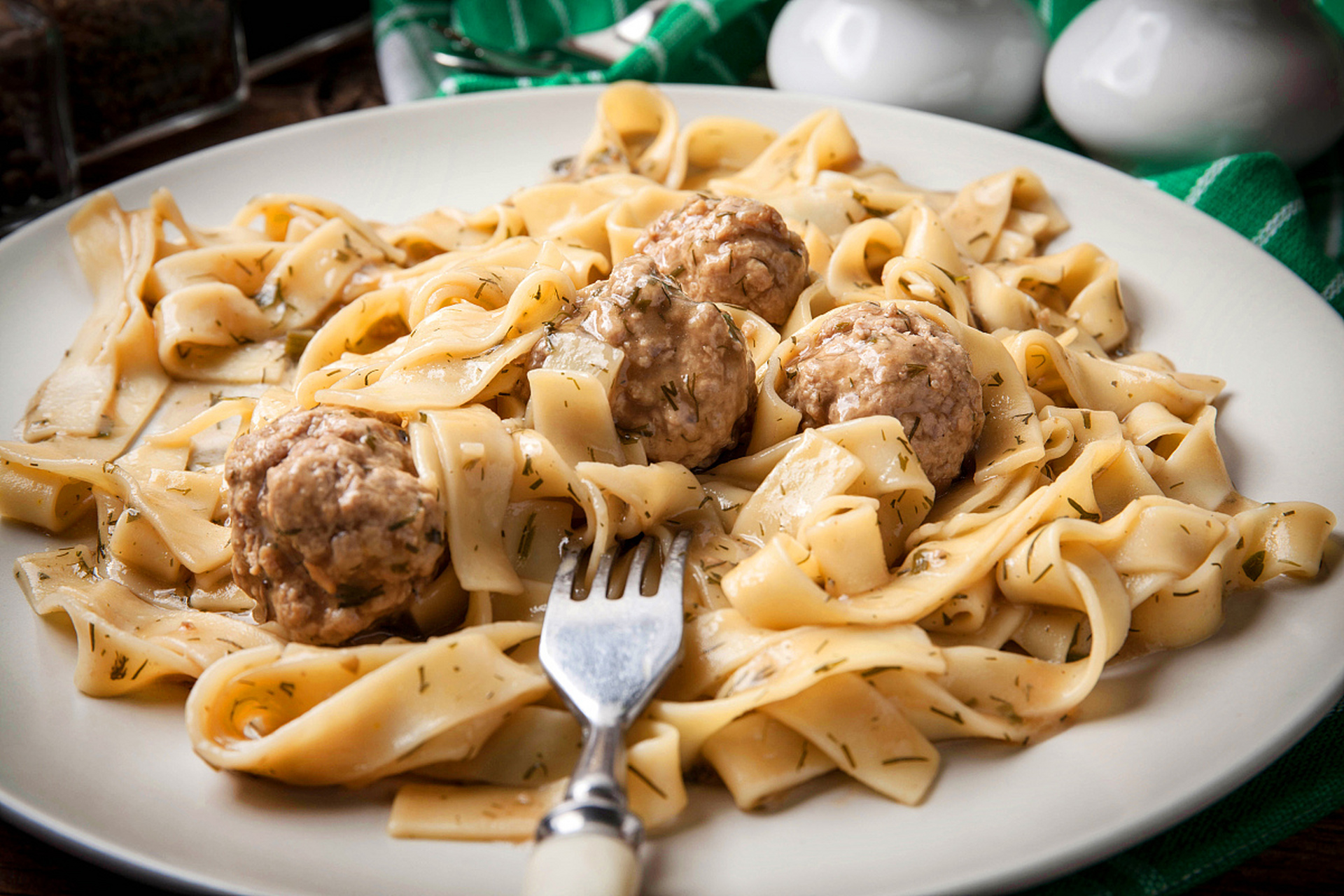 甘肃拉条子,细长的面条,有着特有的弹性和口感.