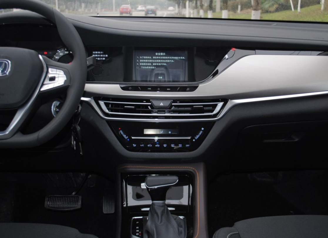 长安cs35plus内饰