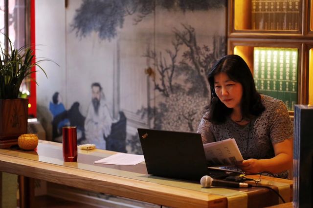 回顾:聂卉 苦铁笔下花世界