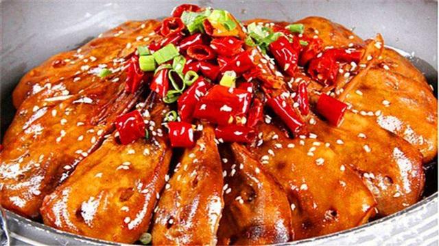 江湖今天做了一道美味"干锅鸭头",麻辣鲜香,超级下饭,下酒硬菜