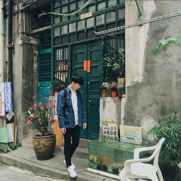 无论是从正面,侧面,还是后面来连续抓拍几张,总能挑出一张完美的定格