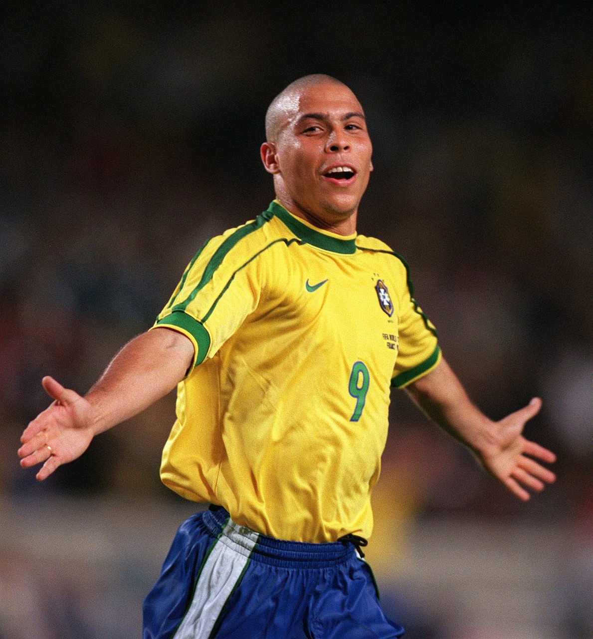 最近市场就像一个全面的足球选手  ——头球,左右脚