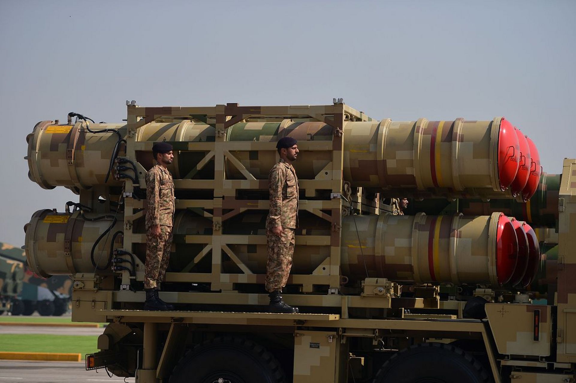 民兵导弹,作为美国研制的地地3级固体洲际弹道导弹,无疑是美国军事