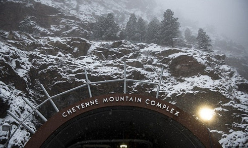 央视曝光火箭军地下长城!导弹发射车望不到头:24小时待命反击