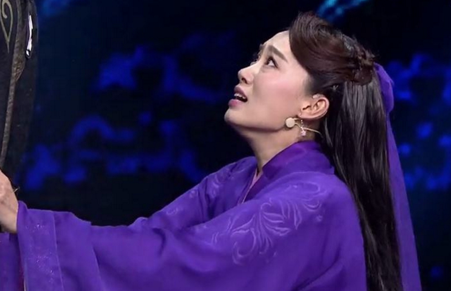 科班出身的张小斐,选择了做喜剧演员,只想把快乐带给大家