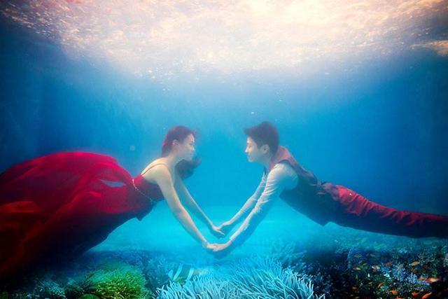 4月发文:三亚水下拍摄婚纱照,肯定很唯美的