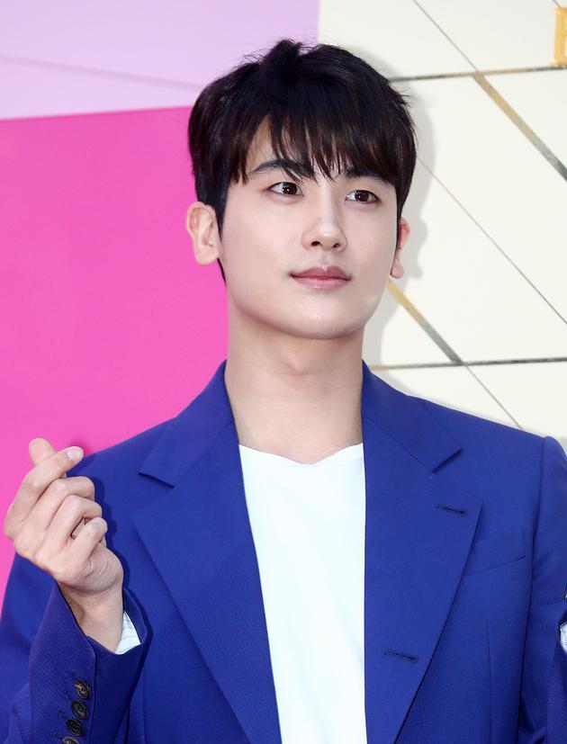 朴炯植确定6月10日入伍 首都防司令部宪兵合格