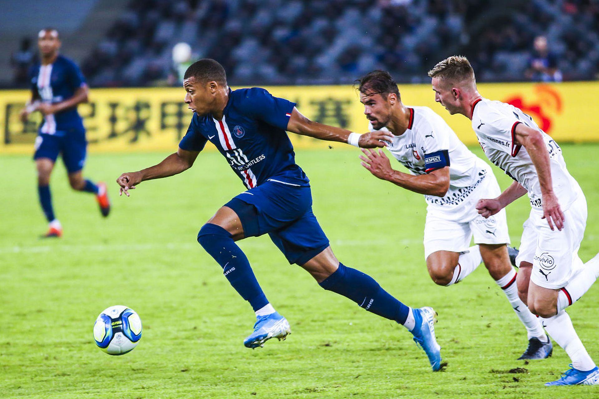 巴黎圣日耳曼队史欧冠射手榜top10 1,卡瓦尼(54场30球) 2,伊布拉希莫