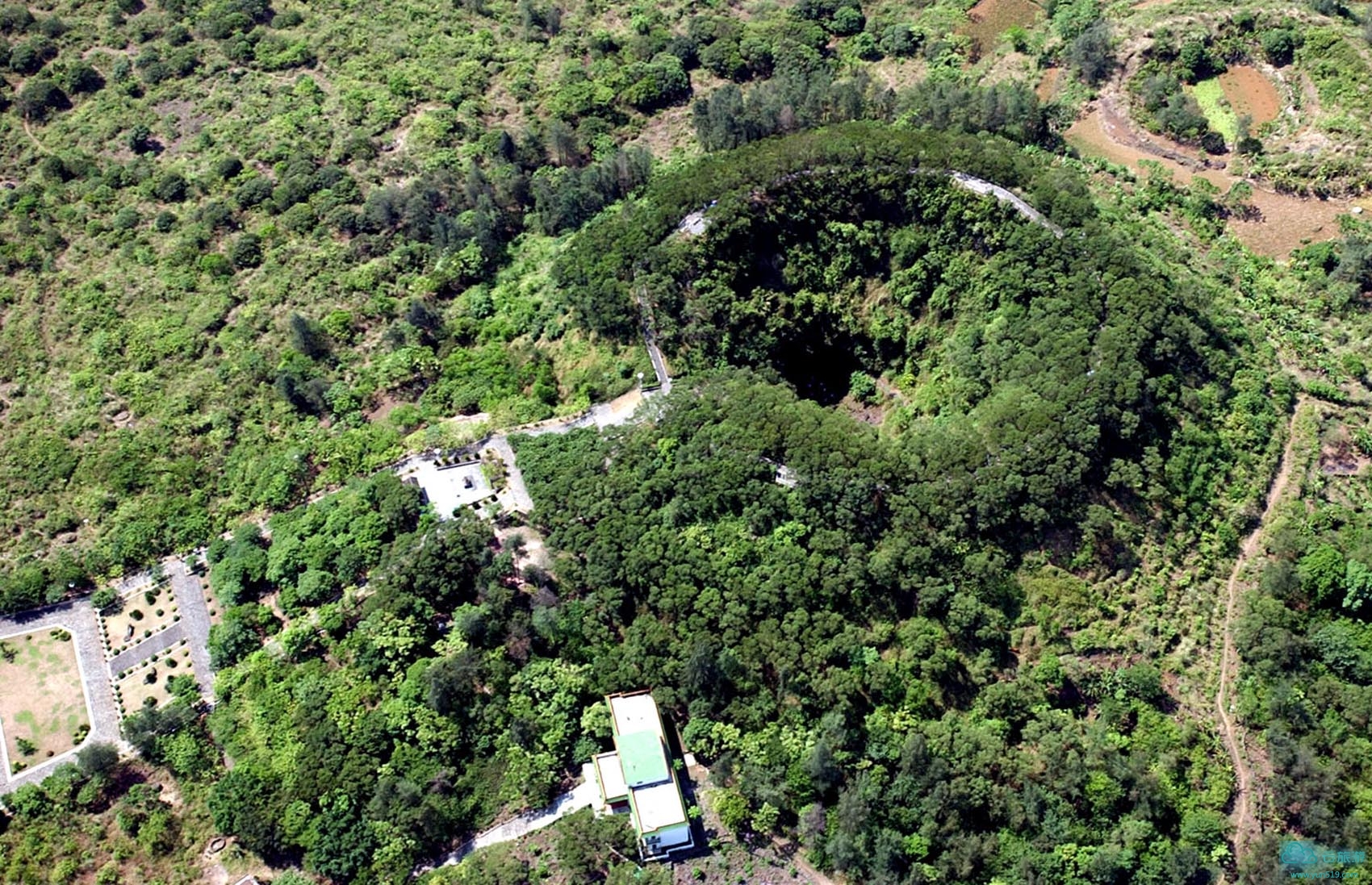领略中国四大火山公园风光,欣赏美景的同时涨涨姿势