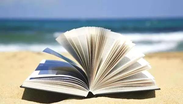 睡前小故事:i am fond of reading 我爱阅读