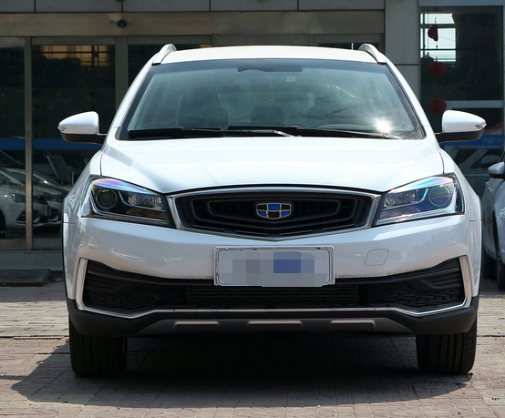 吉利-s1的造型设计非常的新颖,豪华感十分的强烈,个人感觉很好