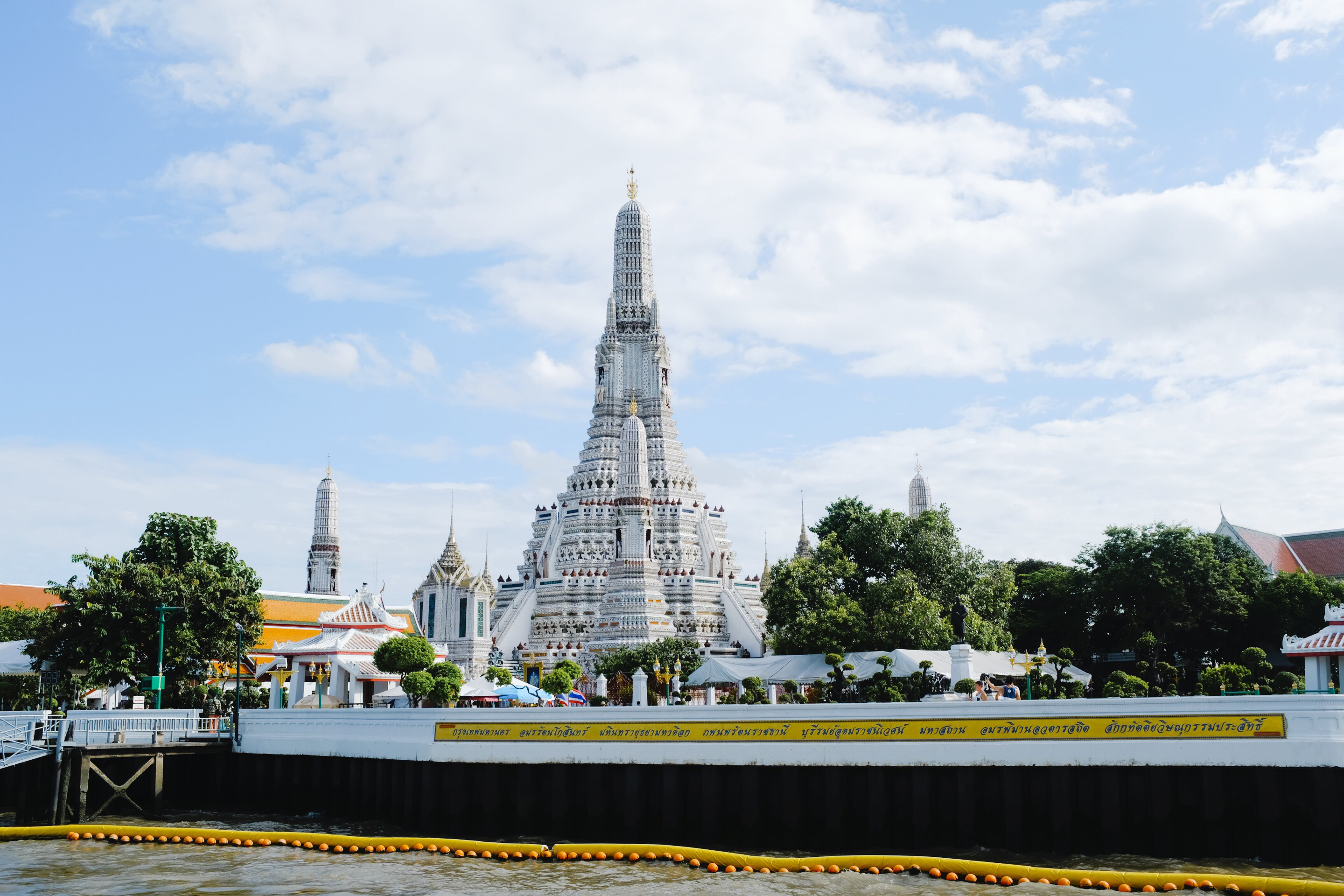 为了纪念史上国外第一位华人国王而建,拍照效果堪称绝美的郑王庙