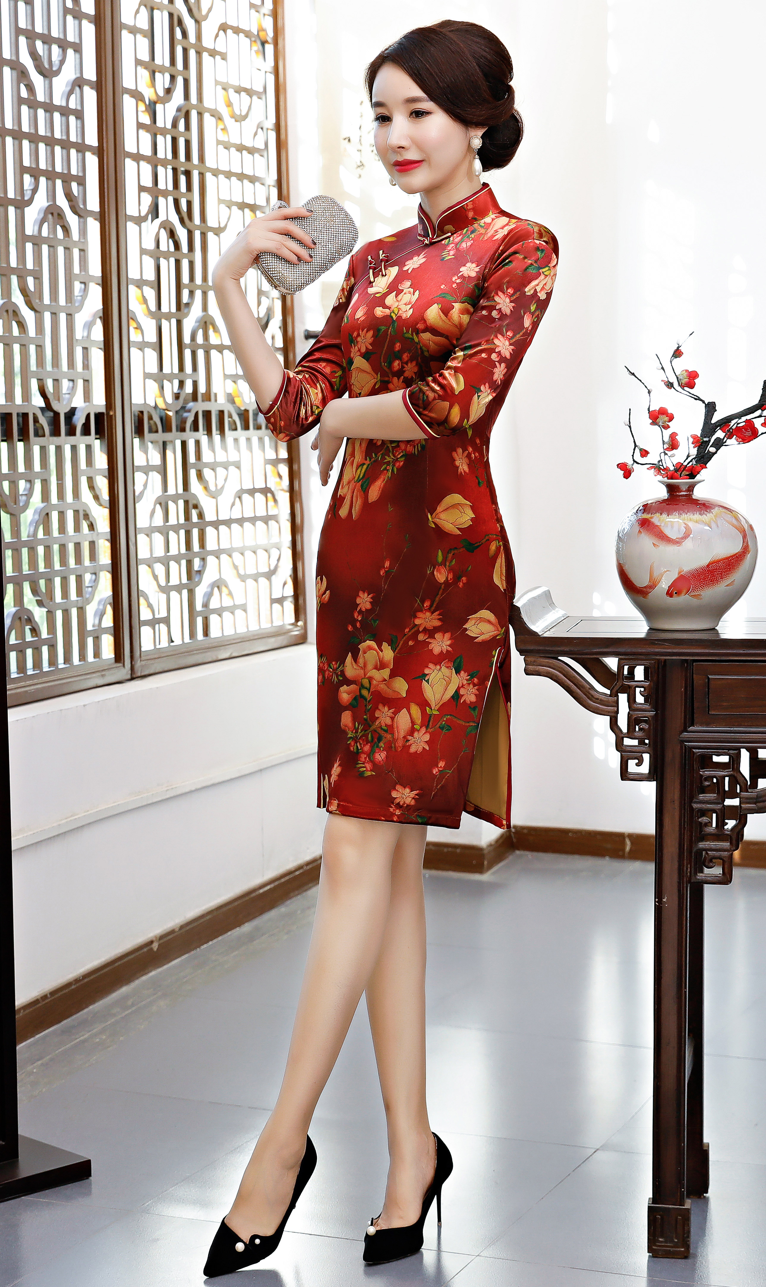 一款丝绒旗袍裙,两种时尚花色,各有万种风情