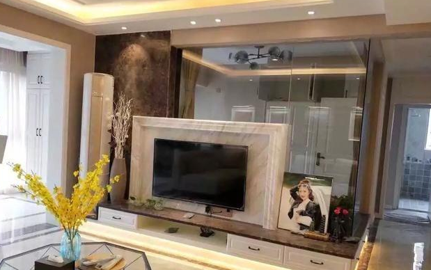 参观同事110㎡新房,透明玻璃电视墙,保证你没见过,不信来看看!
