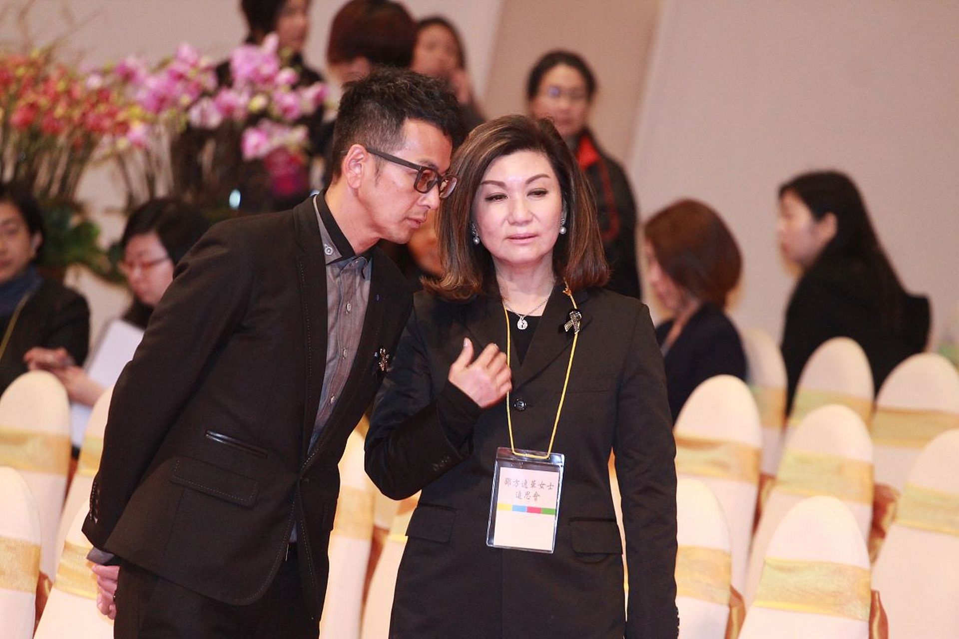 1997年,李玲玉嫁给犹太富商杰瑞,新婚夜,李玲玉开玩笑说:"你不怕我