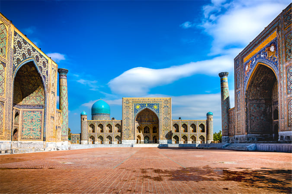 乌兹别克斯坦这个中亚内陆国家的经济地位