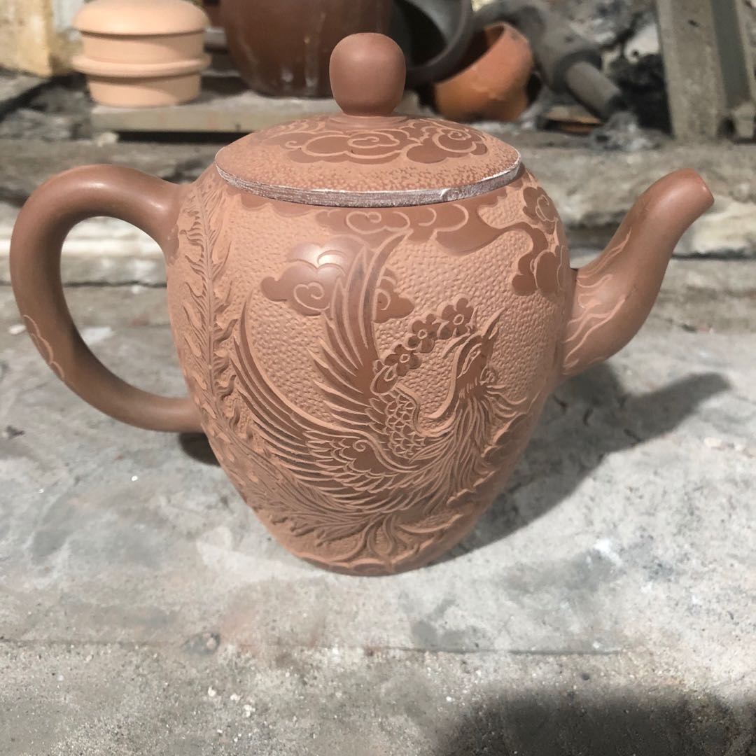 钦州市陶花岛坭兴陶浮雕龙凤茶壶坯品
