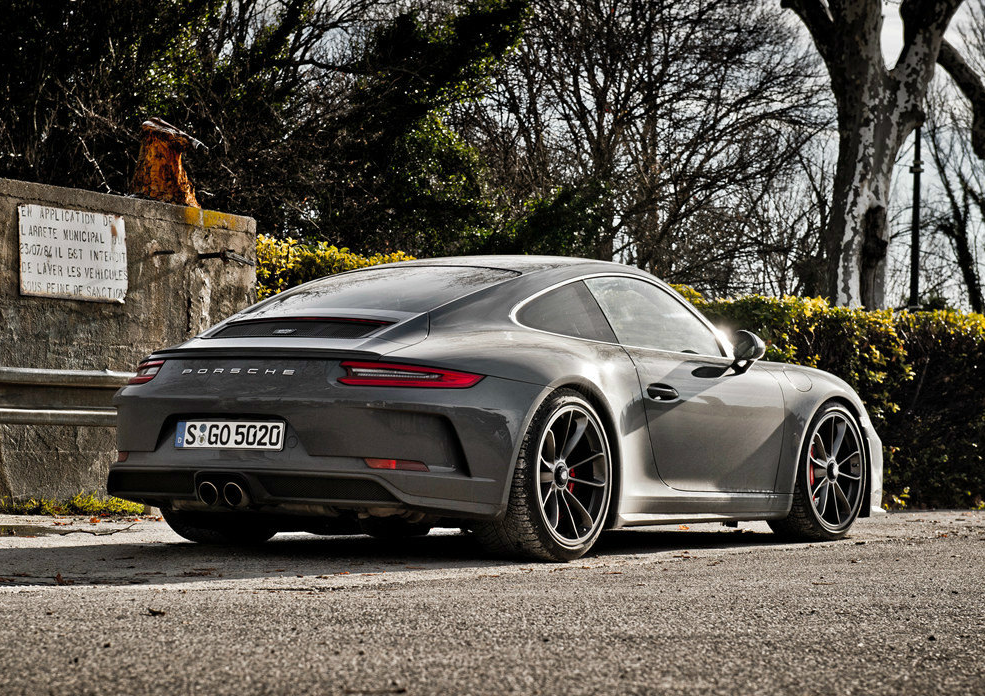 保时捷911gt3 touring package这款车的线条很突出