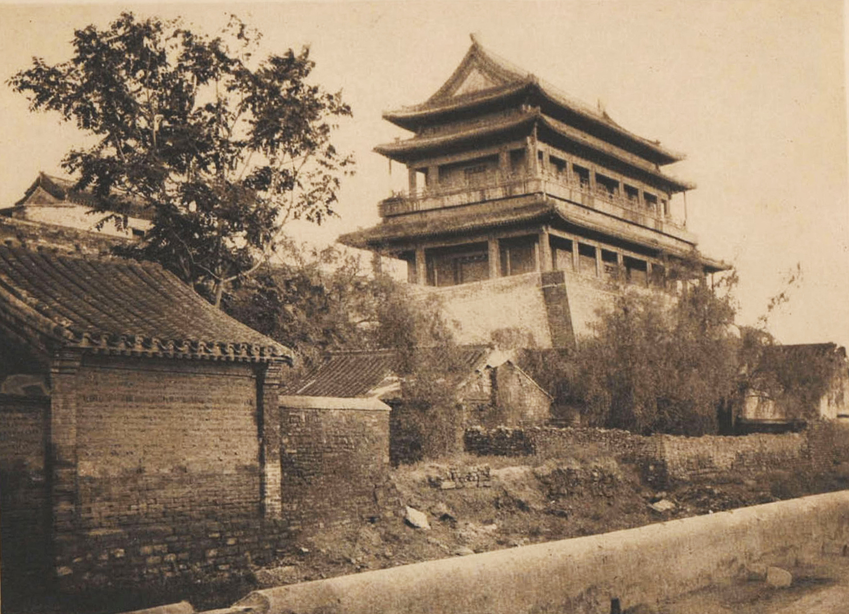 老北京的城门楼和老城墙 转载自百家号作者:艺文杂记