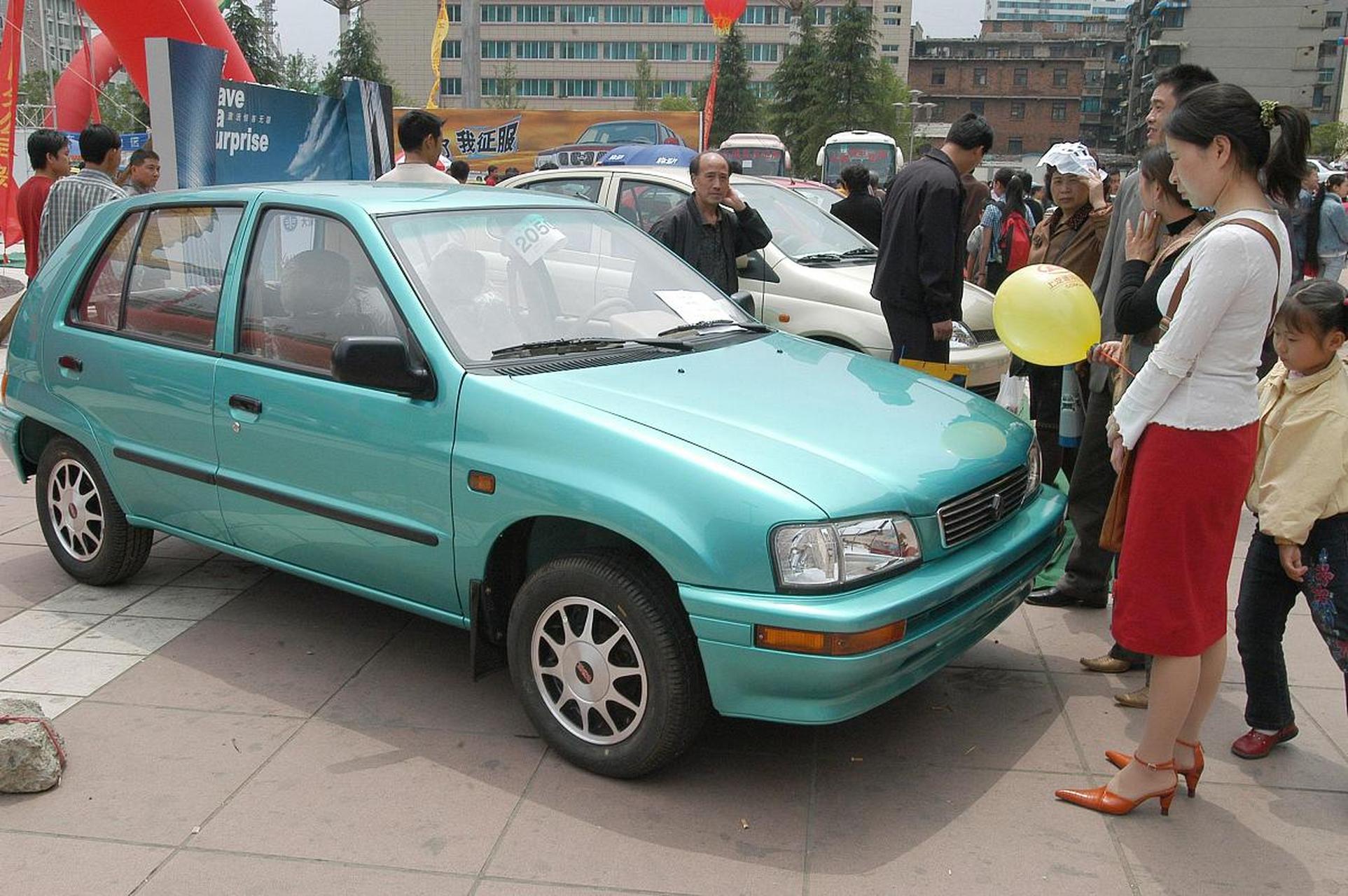 江南tt,小巧灵活应对城市堵车!合法上牌,高性价比与低油耗完美结合.