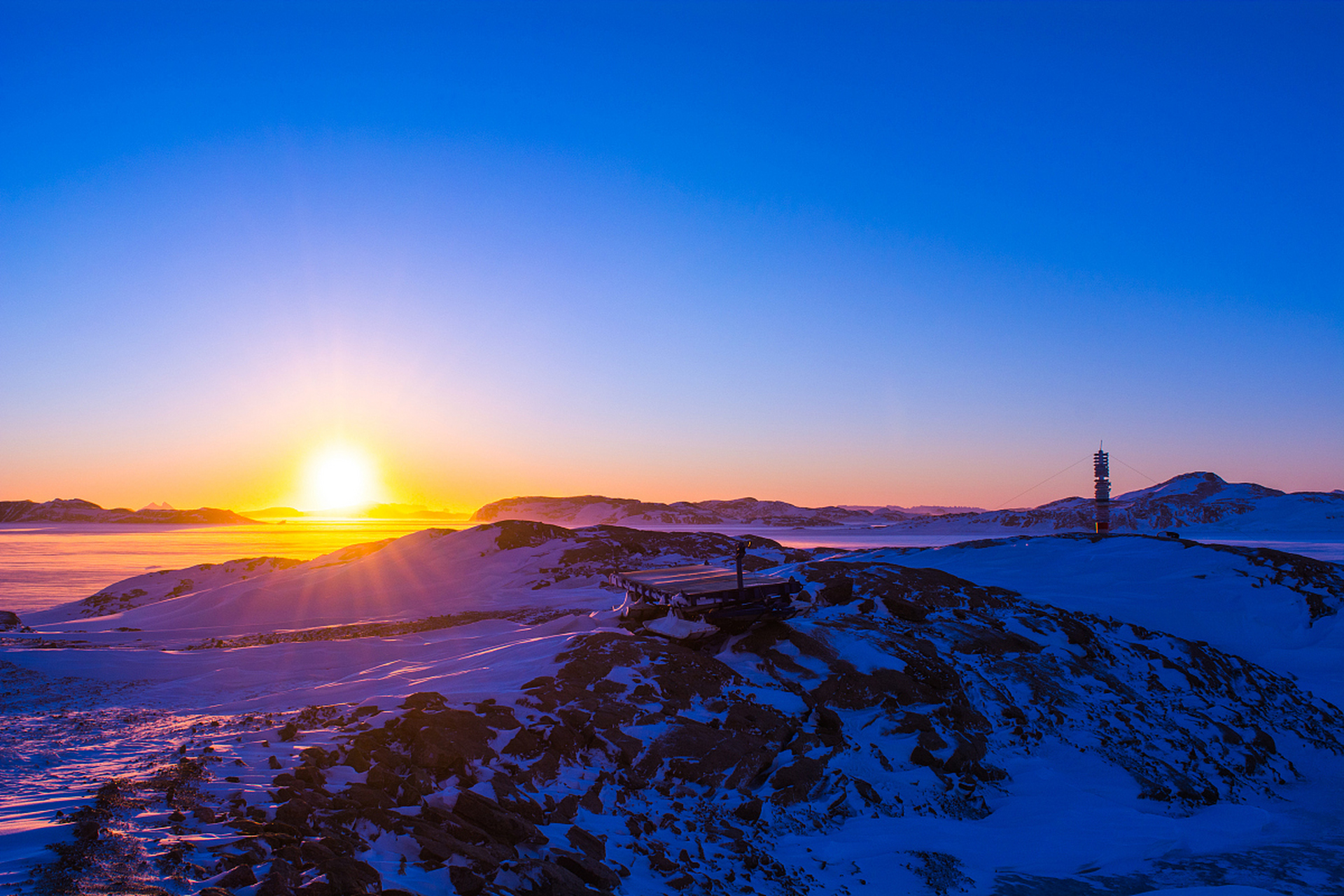 日出是自然界奇妙的景象之一,国内有许多观日出最佳地点,如东极岛