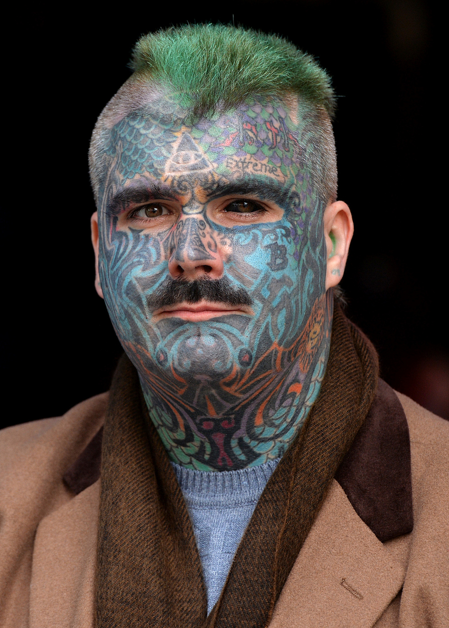 即便连他们的死亡方式都被传的悬之又悬,显得与众不同