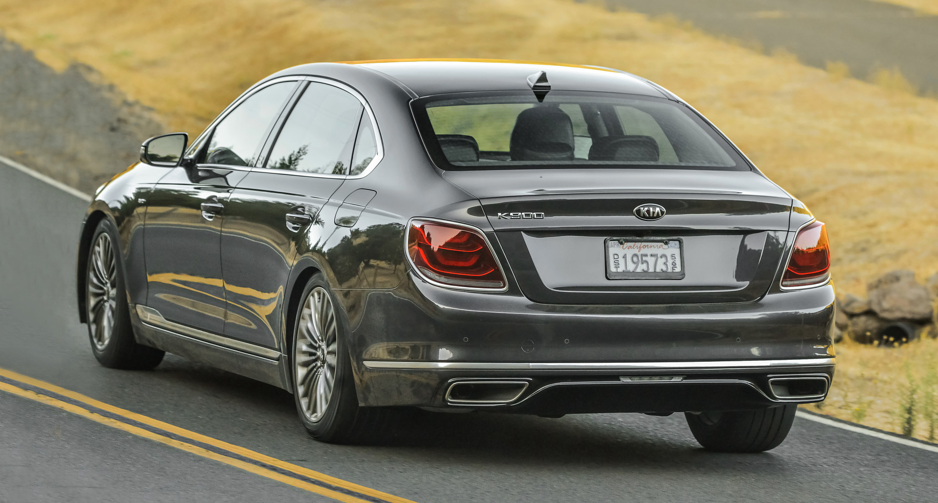 2019款起亚k900,优质豪华轿车,整体质感酷似宾利