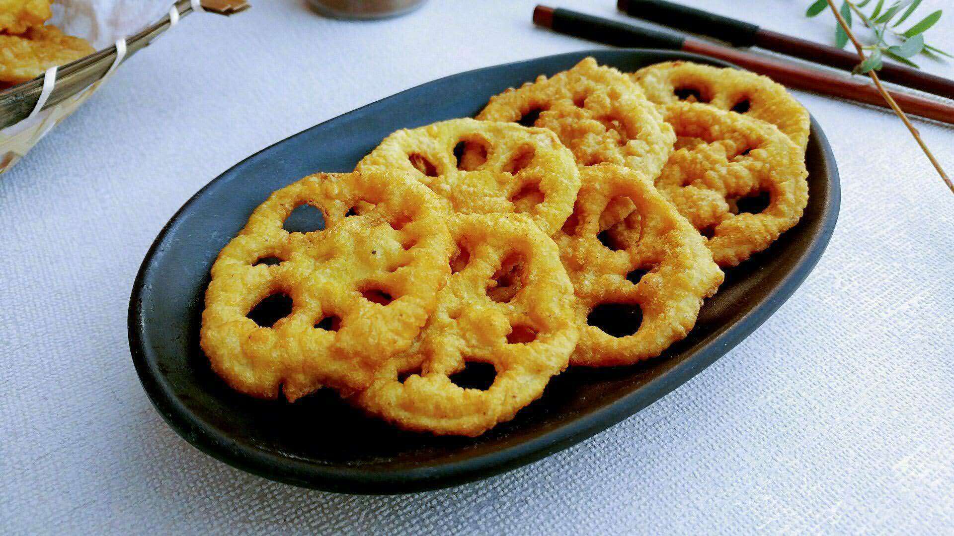 蛋香油炸藕,做法超级简单,一口咬下去又酥又脆特别可口