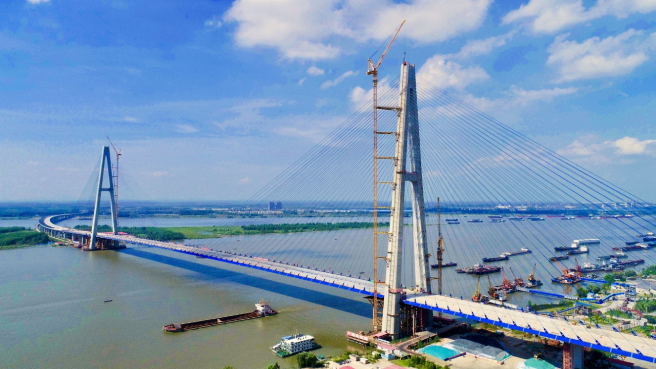 我国最宽长江大桥武汉青山长江大桥主桥主体工程基本完工