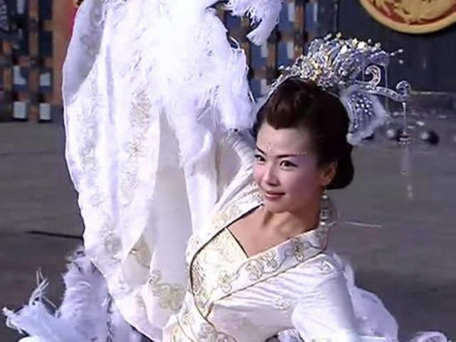 皇帝大婚,让群臣写贺词,大臣纷纷写词讽刺他,这是为何?