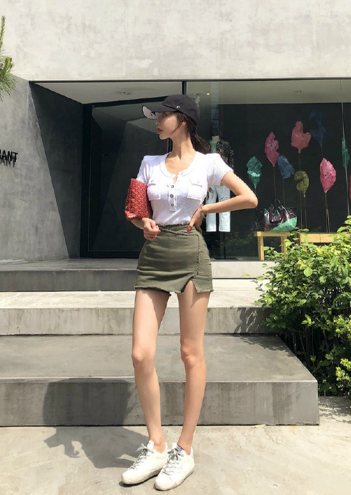 街拍美人,超长大腿360度无死角! 转载自百家号作者:摄影人像美人