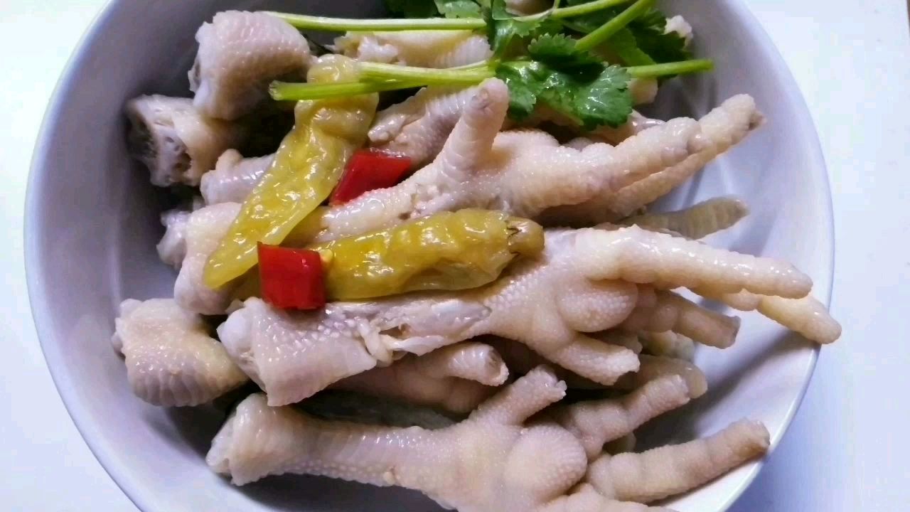 老坛酸菜泡椒凤爪的做法
