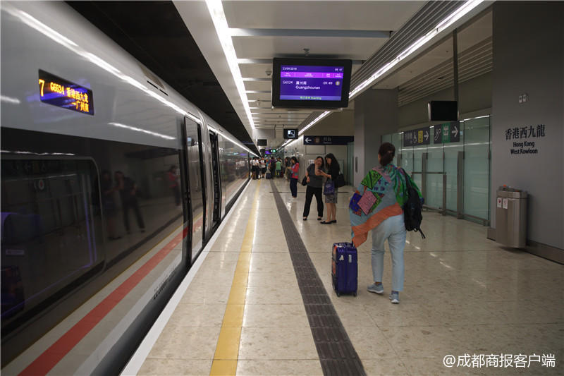 广深港高铁香港段开通,10个半小时抵达