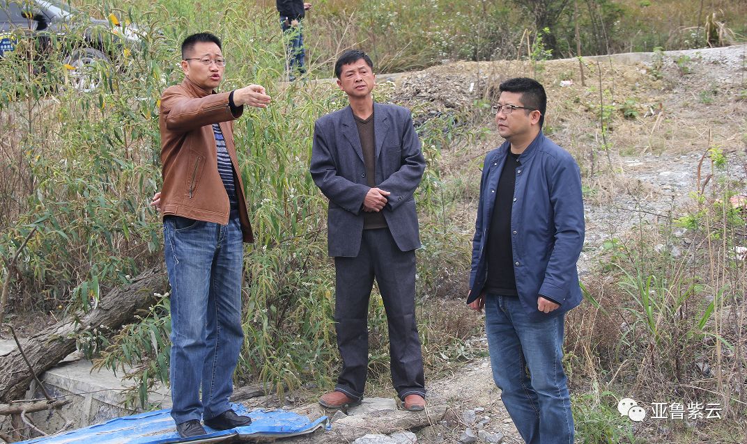 任宏伟到火花镇洗鸭河开展巡河工作