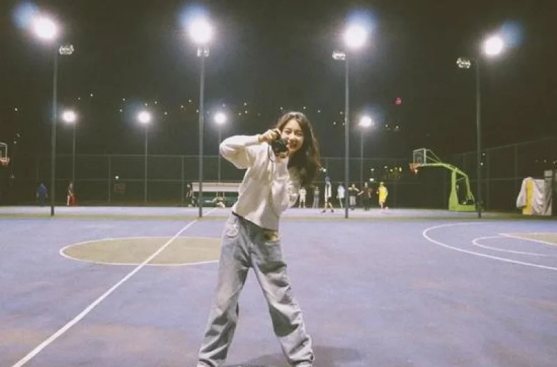 吴亦凡新女友叶可儿曝光,清纯脸蛋 超时尚穿搭,十分耐看!